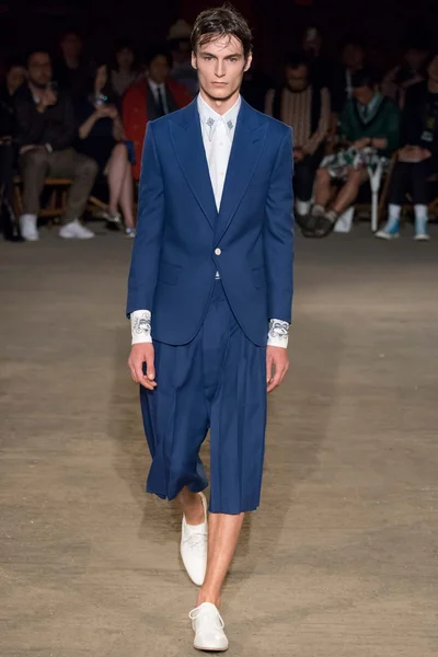 Look 9